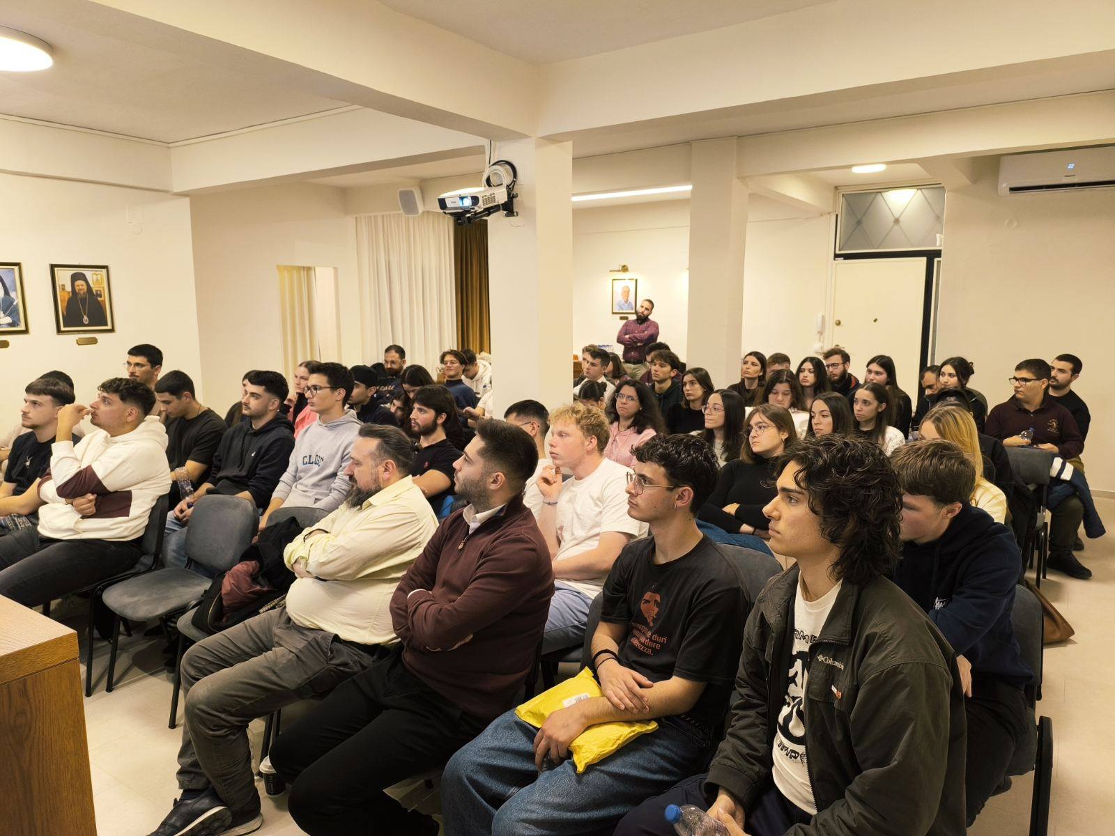 συναξη νεων