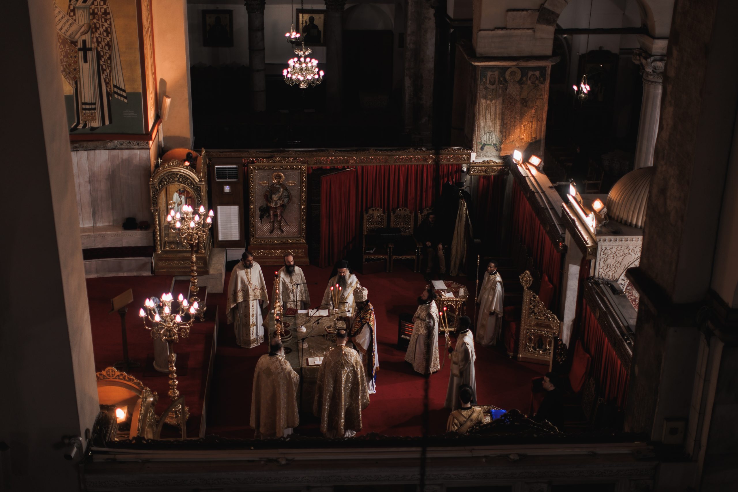 . Ο π. Λάζαρος κατά την επίσκεψη του στις φυλακές του Κολουέζι