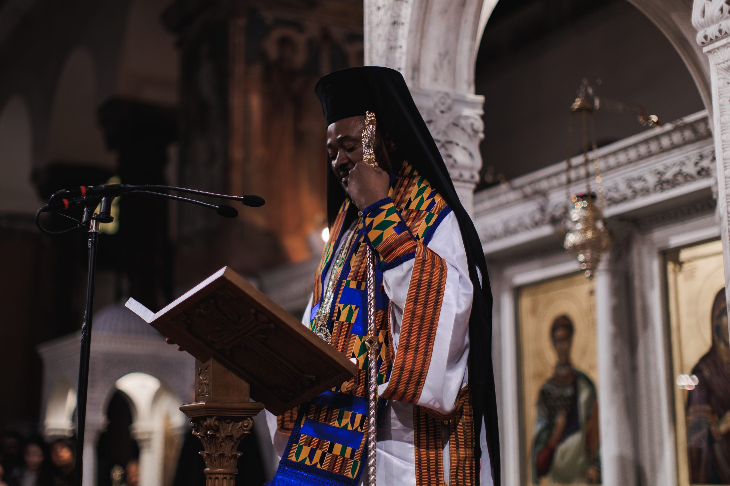 Ο π. Λάζαρος εν ώρα Θ. Λειτουργίας