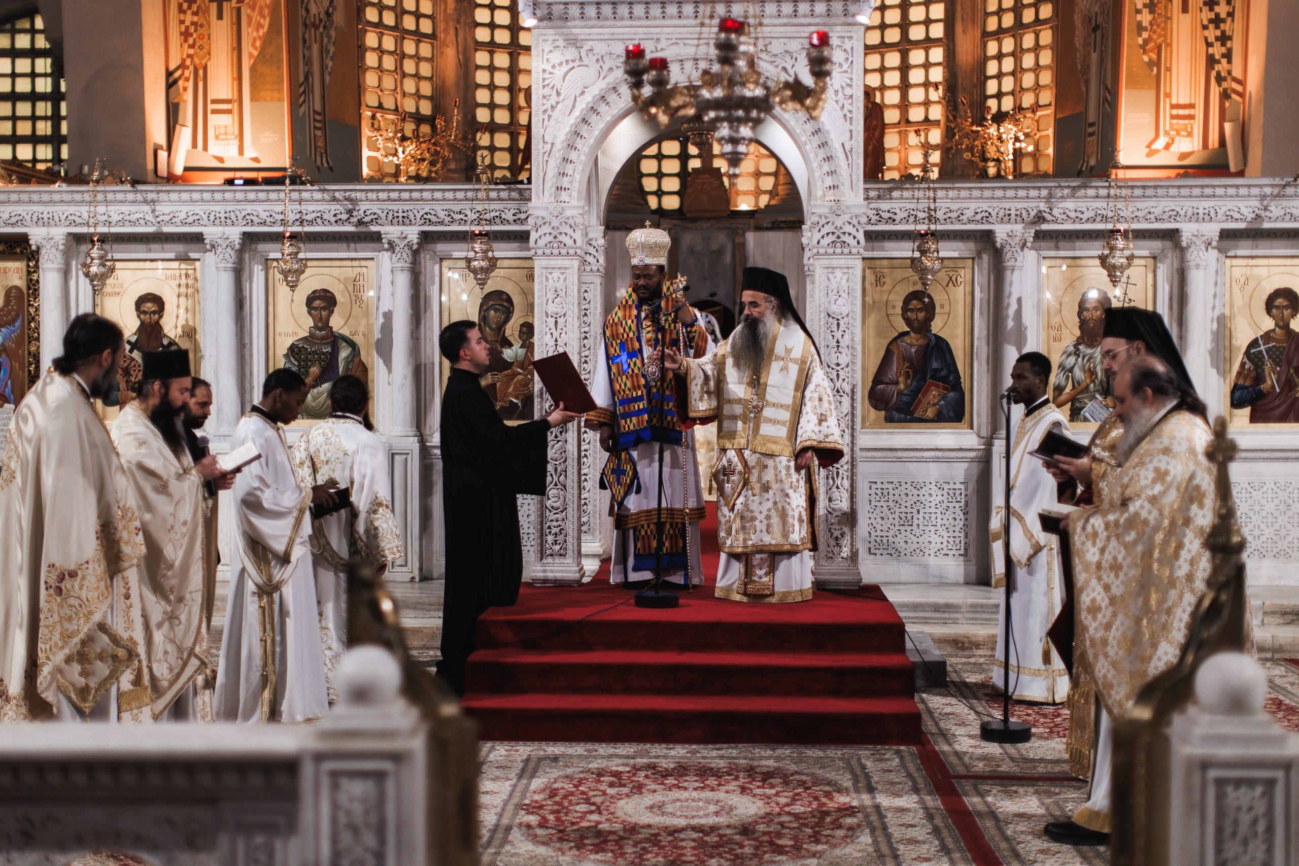 Ο π. Λάζαρος εν ώρα Θ. Λειτουργίας