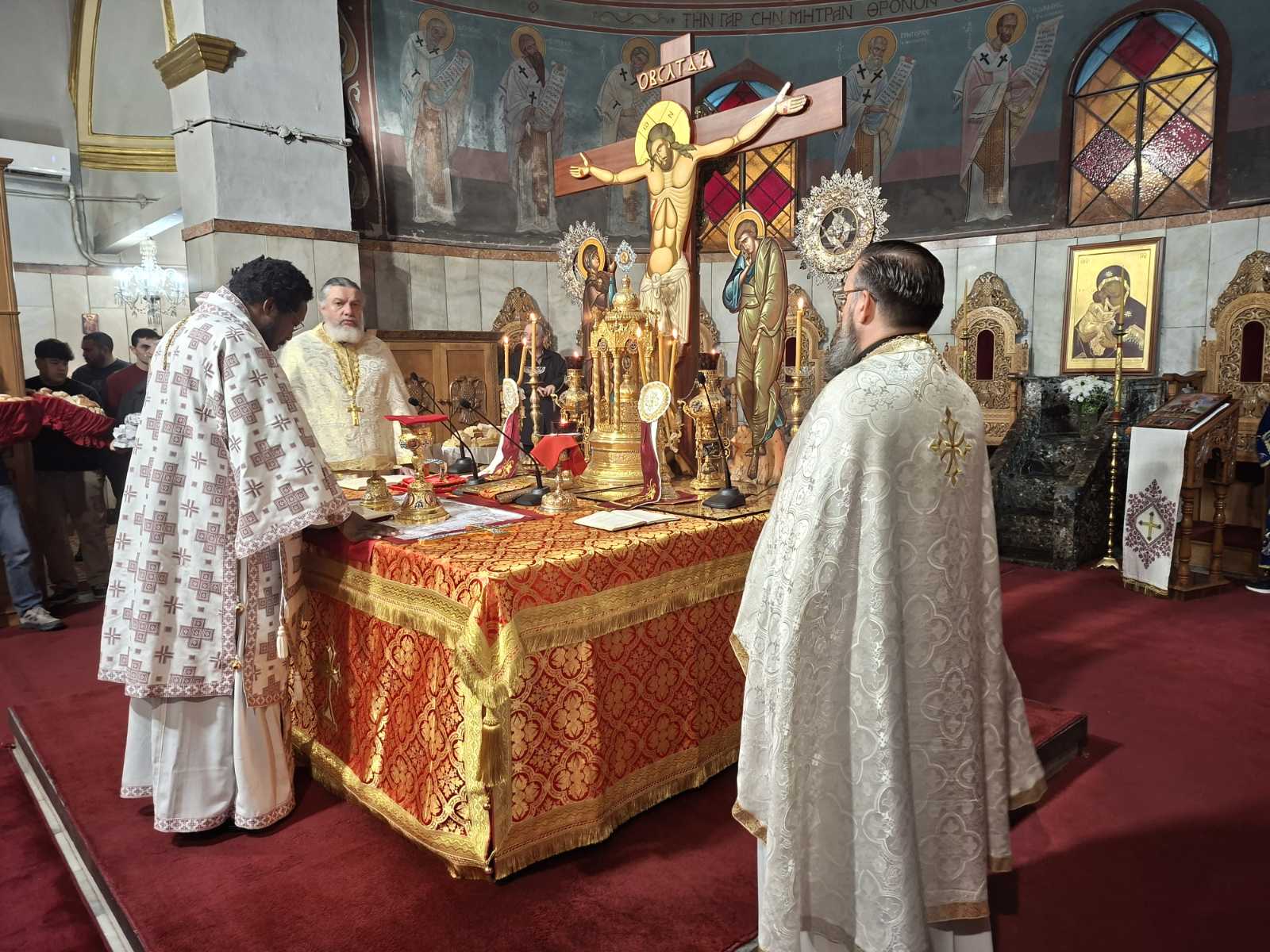 Ο π. Λάζαρος με τον μοναχό Νικόλαο Γρηγοριάτη