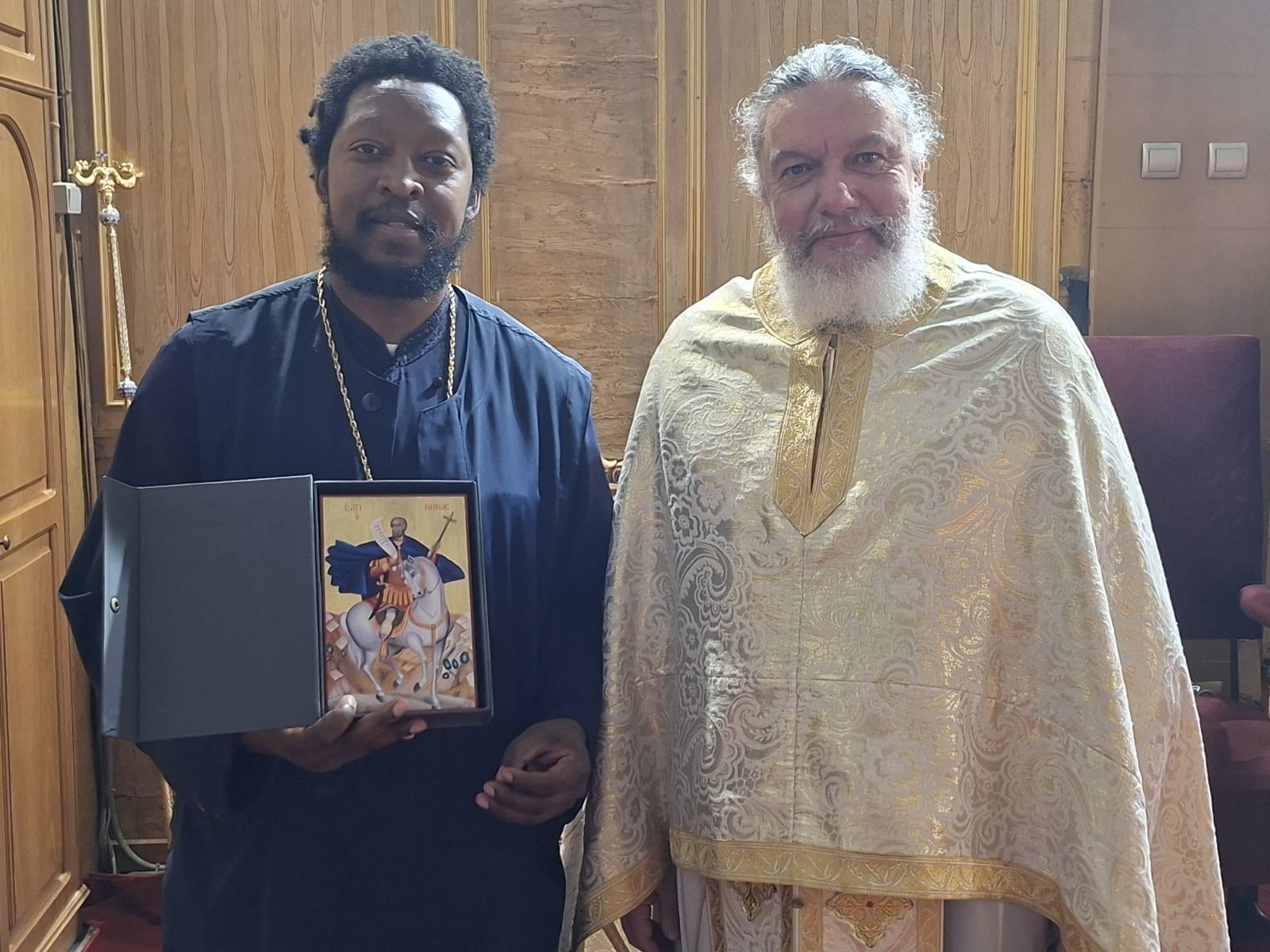 . Ο π. Λάζαρος κατά την επίσκεψη του στις φυλακές του Κολουέζι