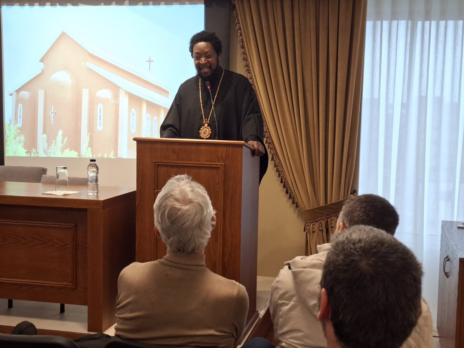 Ο π. Λάζαρος εν ώρα Θ. Λειτουργίας