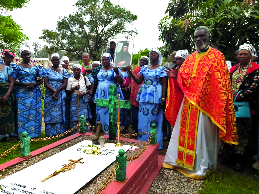 Ο π. Λάζαρος εν ώρα Θ. Λειτουργίας