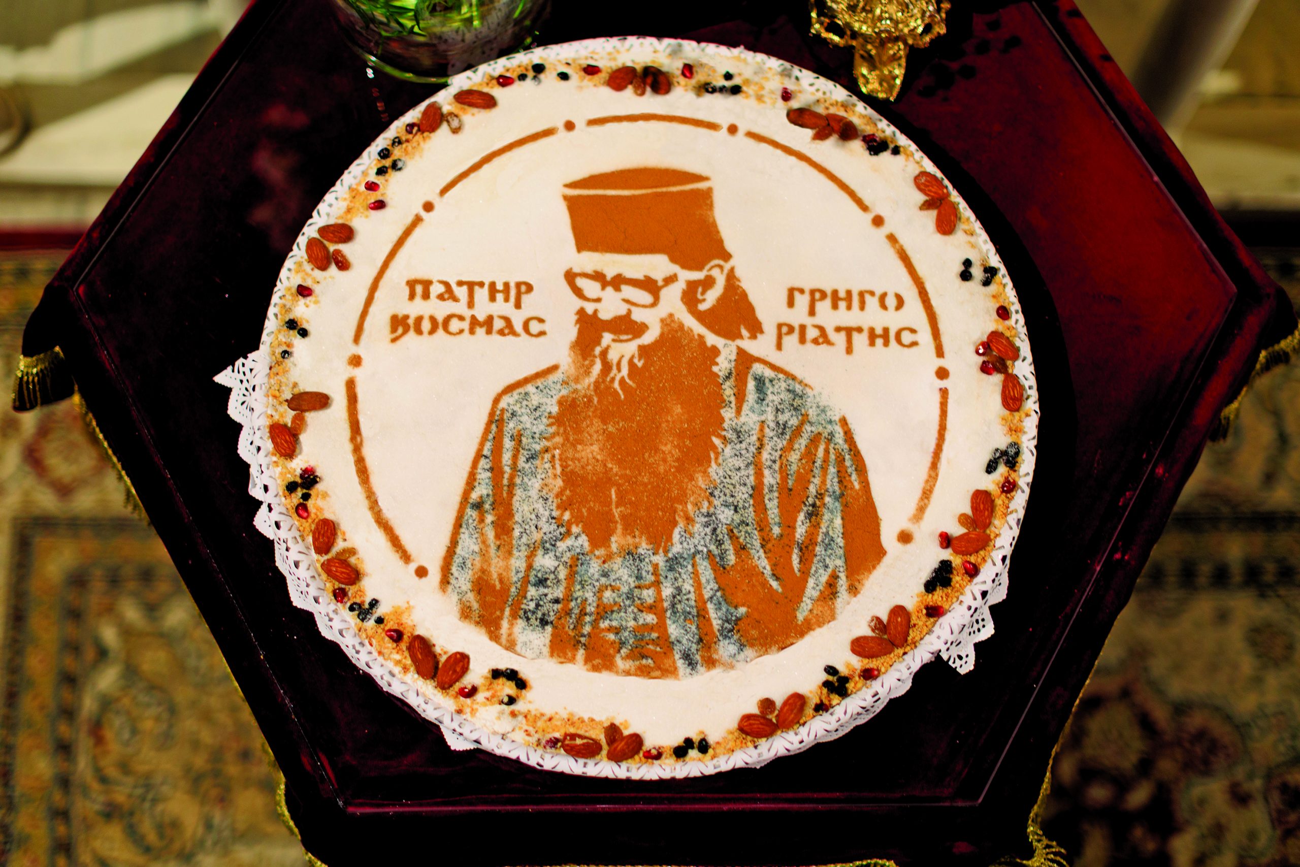 . Ο π. Λάζαρος κατά την επίσκεψη του στις φυλακές του Κολουέζι