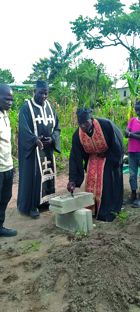 Ο π. Λάζαρος εν ώρα Θ. Λειτουργίας