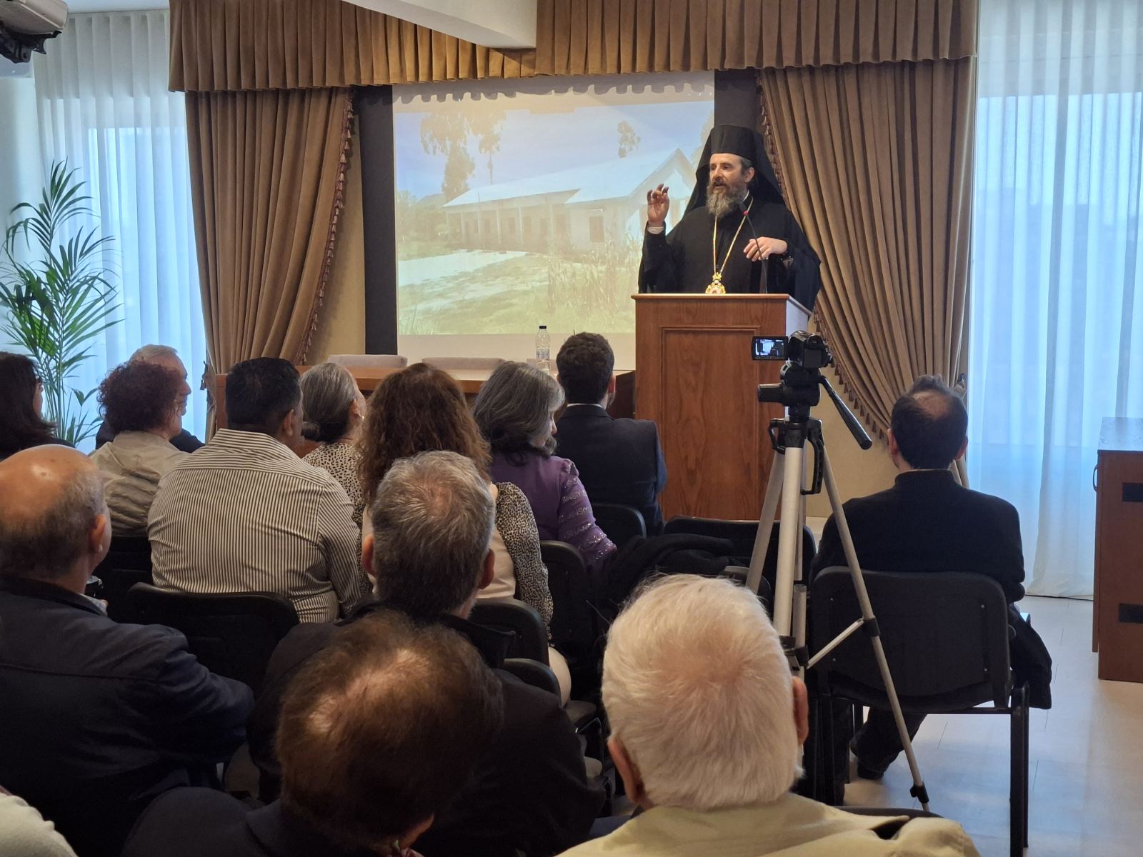 Ο π. Λάζαρος εν ώρα Θ. Λειτουργίας