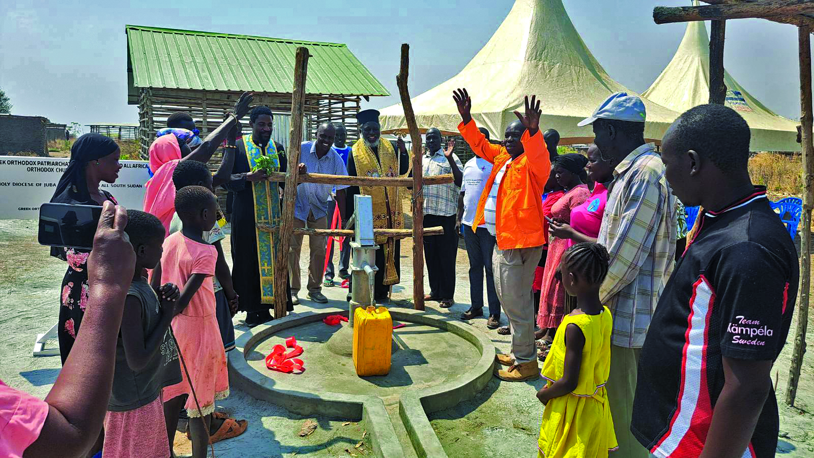 . Ο π. Λάζαρος κατά την επίσκεψη του στις φυλακές του Κολουέζι